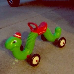 radio flyer caterpillar